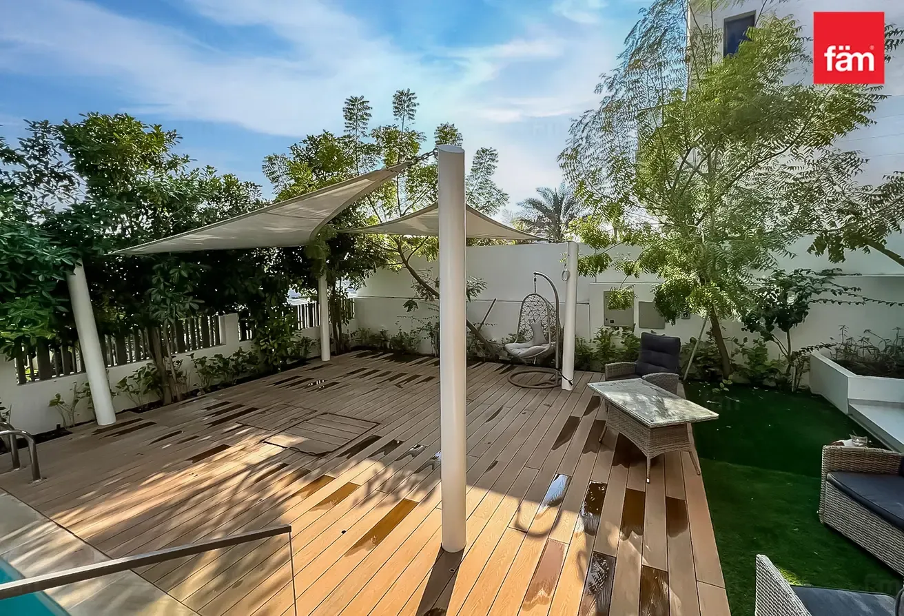 Luxury | Massive Layout | Vacant | Next To Park