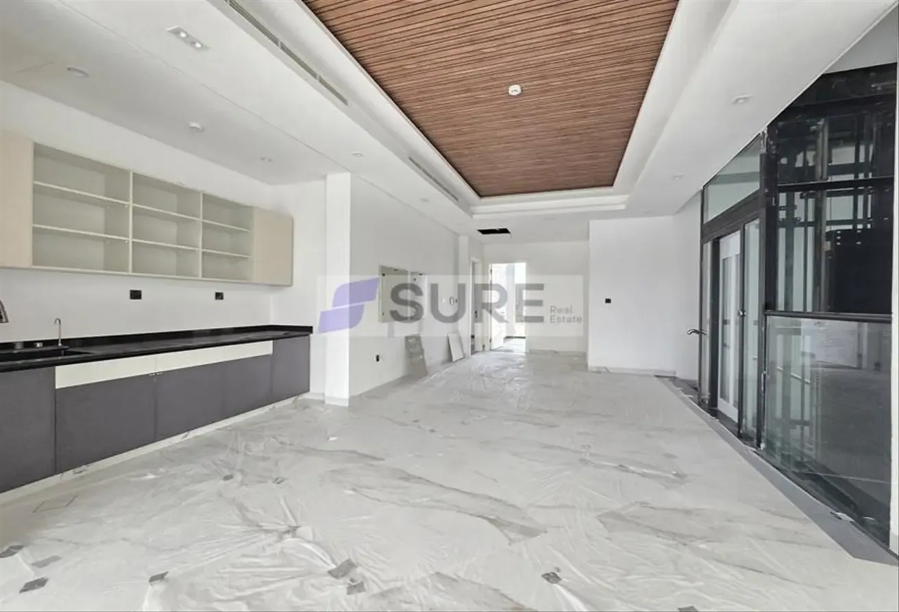 5 BR VILLA | HOME OFFICE | VASTU | LIFT |WITH POOL