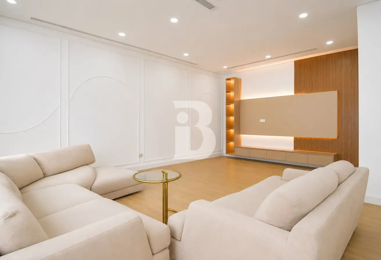 7 bedroom |  Vastu |  Pool |  8 car park
