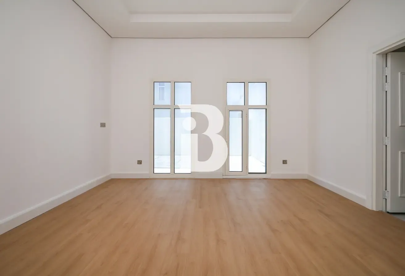 7 bedroom |  Vastu |  Pool |  8 car park