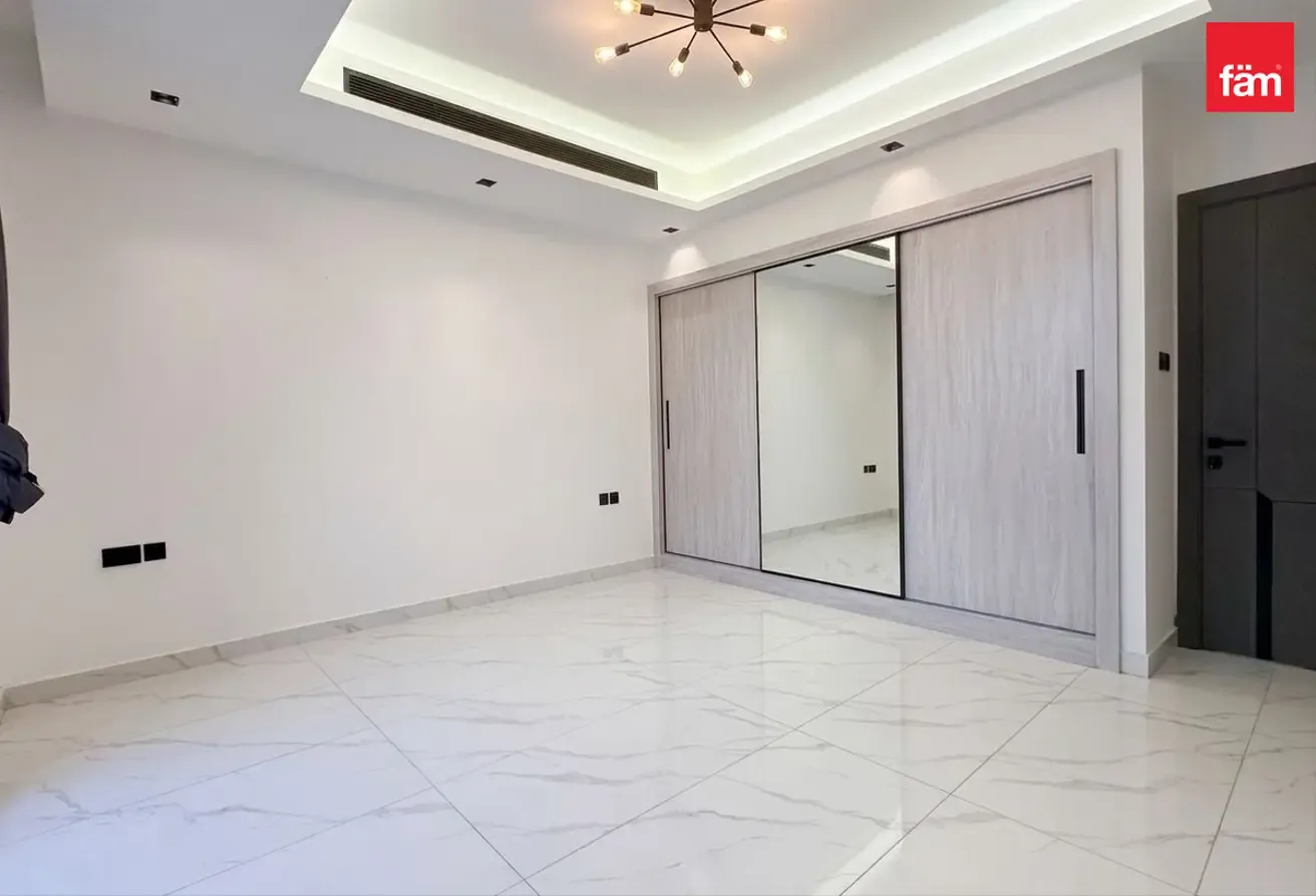 Smart Townhouse | Custom built | High Privacy