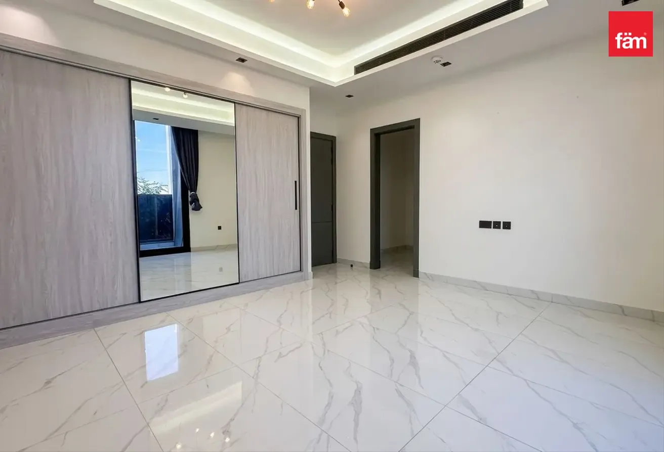 Smart Townhouse | Custom built | High Privacy
