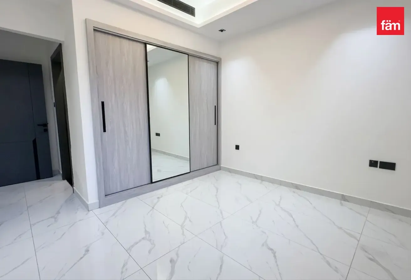 Smart Townhouse | Custom built | High Privacy