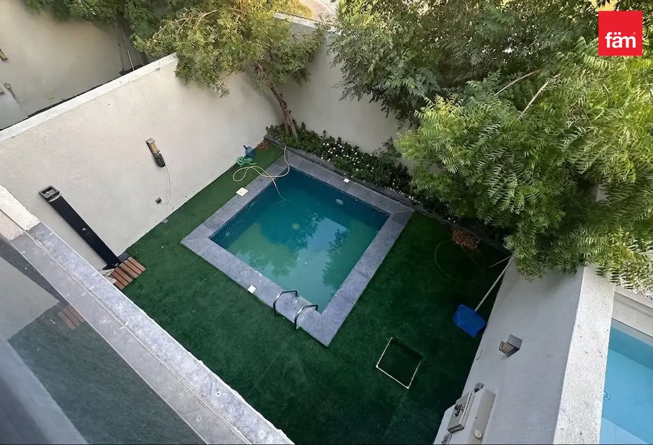 Smart Townhouse | Custom built | High Privacy