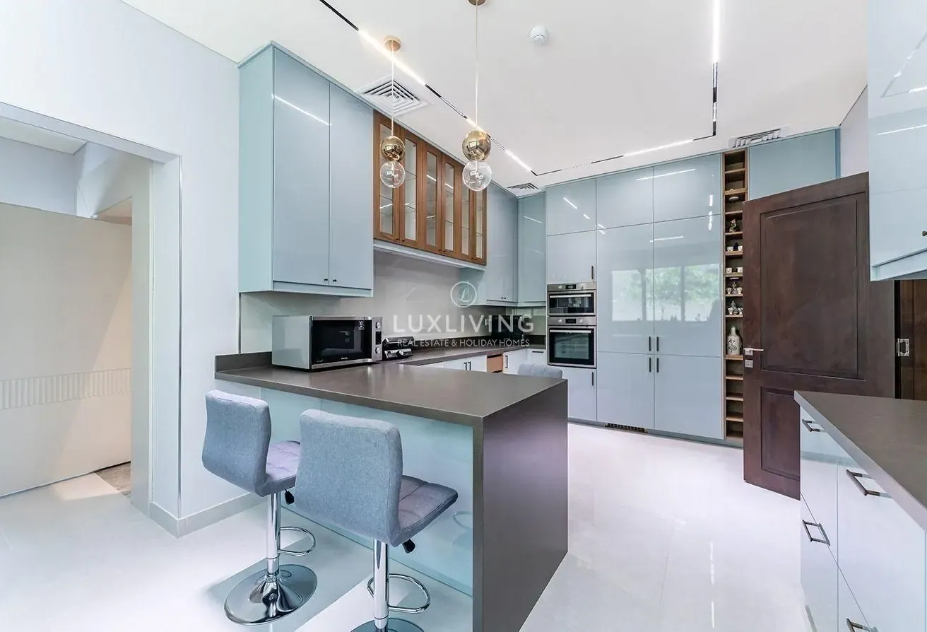 Corner Plot | Single Row | Vacant on Transfer