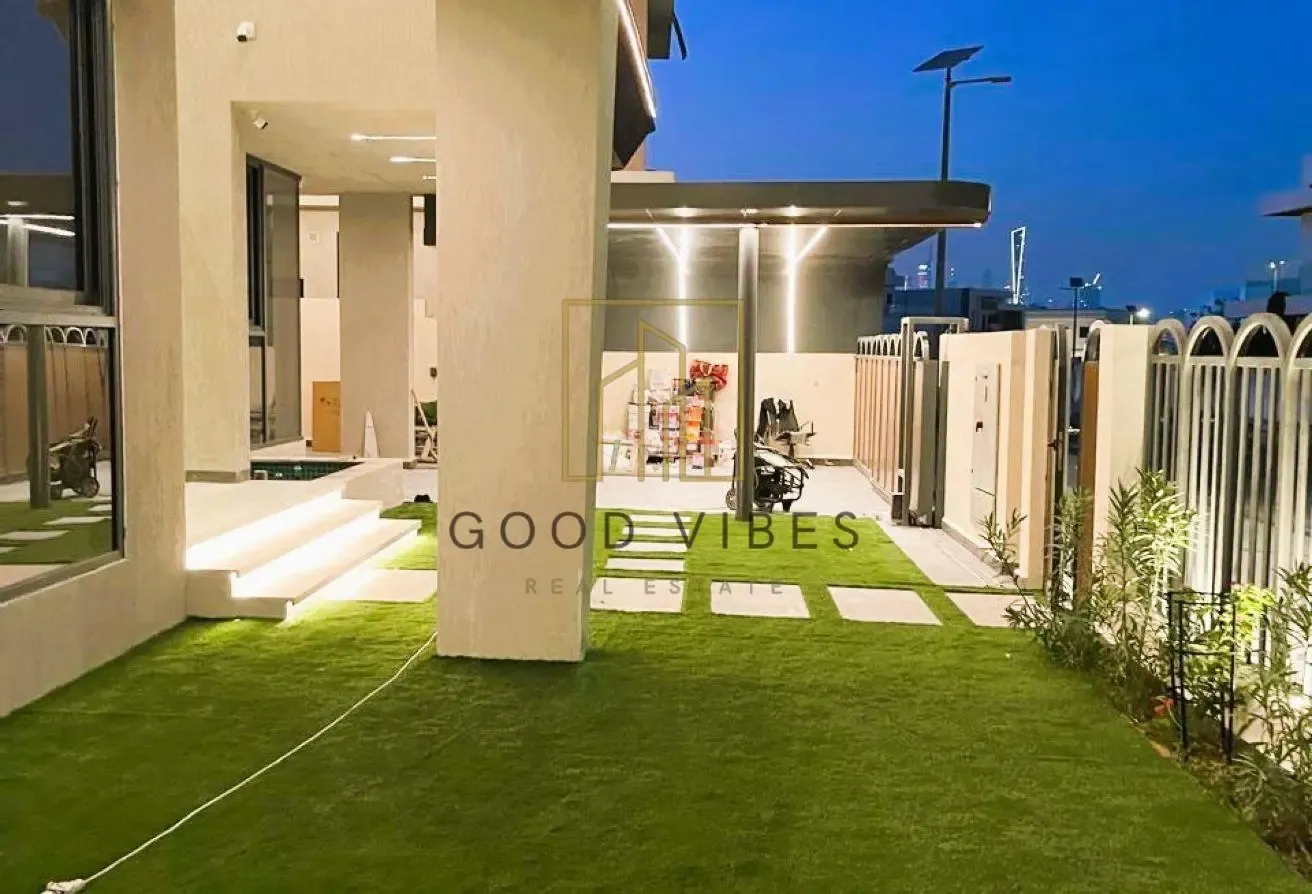 BESPOKE VILLA | CUSTOM | SKYLINE VIEW