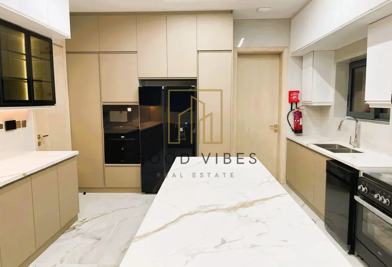 BESPOKE VILLA | CUSTOM | SKYLINE VIEW