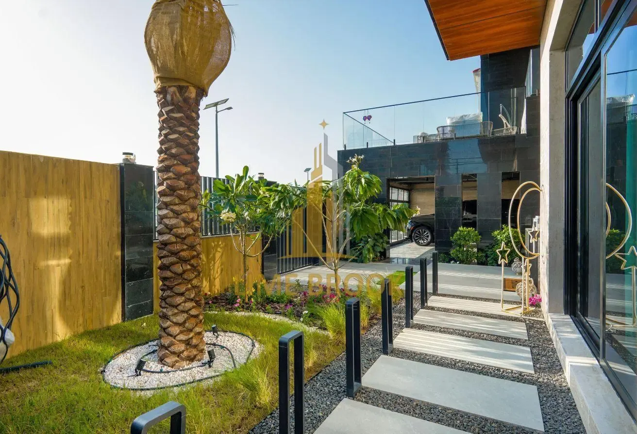 Ultra Luxury 5BR Villa | Fully Furnished | VOT