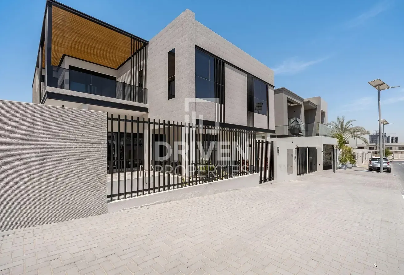 Unique and Modern Villa | Fully Upgraded
