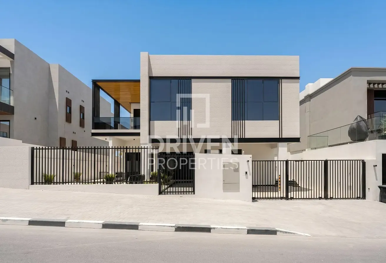 Unique and Modern Villa | Fully Upgraded