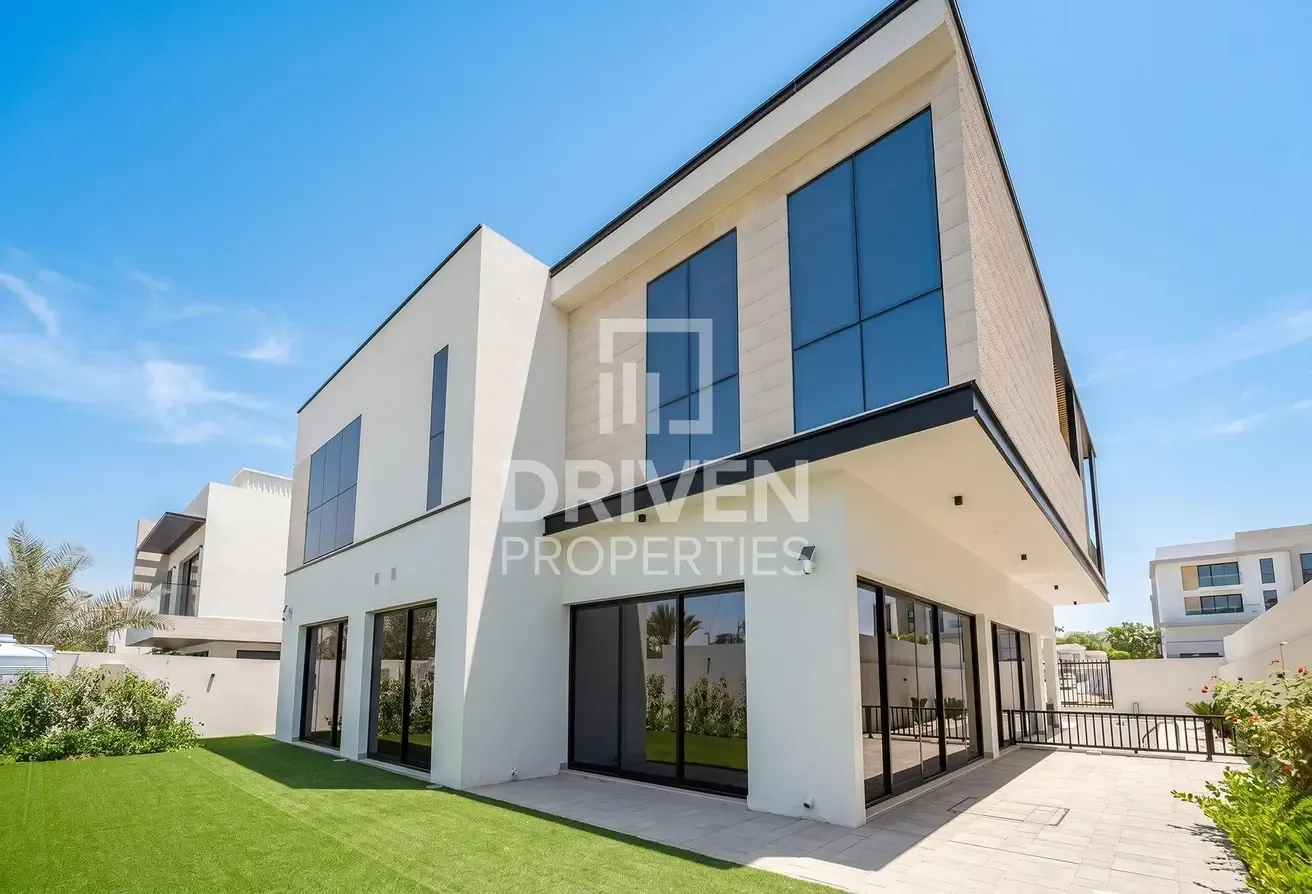 Unique and Modern Villa | Fully Upgraded
