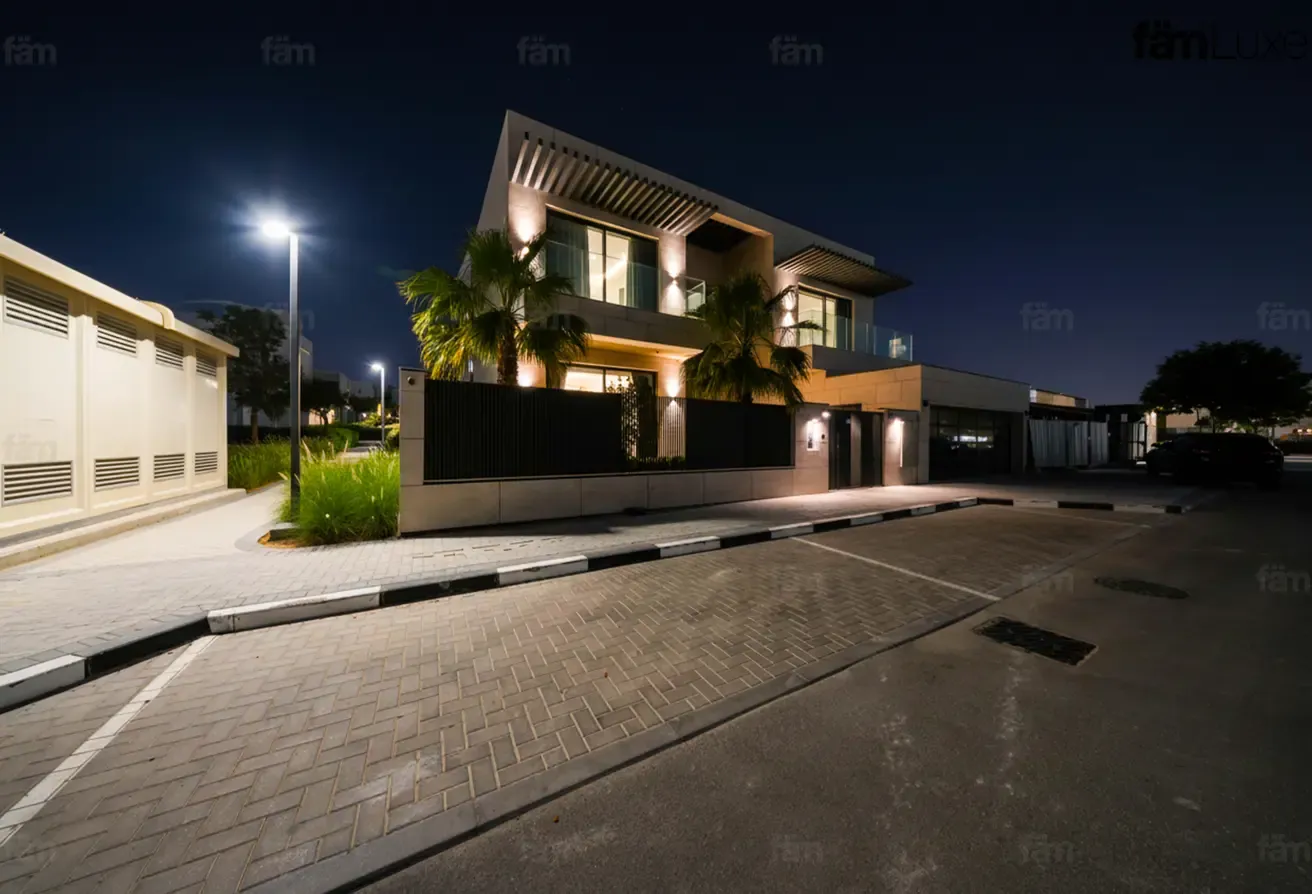 Brand New | Prime Spot | Exceptional Quality