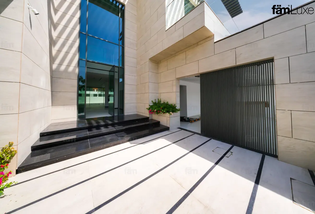 Brand New | Prime Spot | Exceptional Quality
