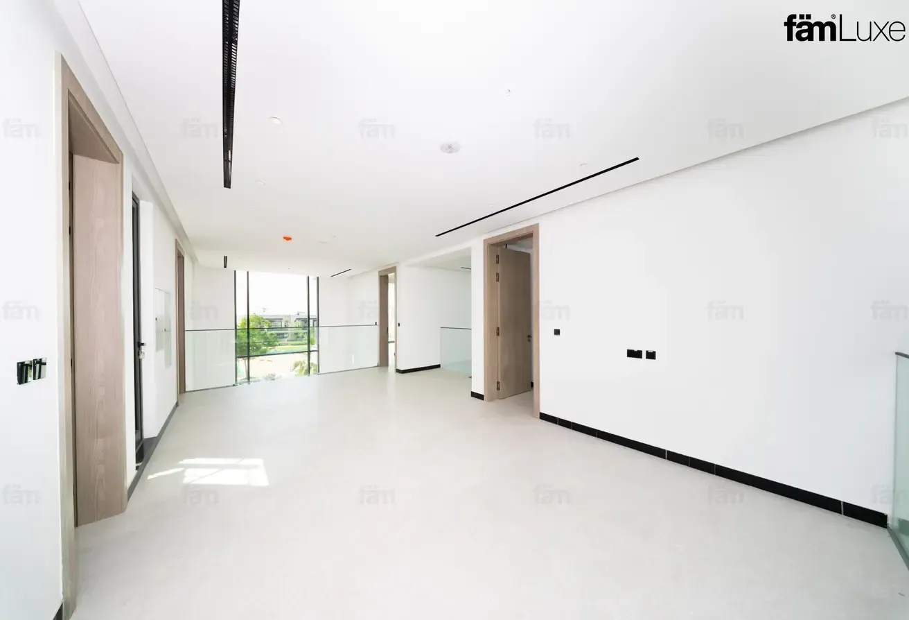 Brand New | Prime Spot | Exceptional Quality