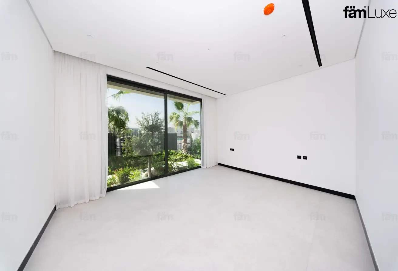 Brand New | Prime Spot | Exceptional Quality