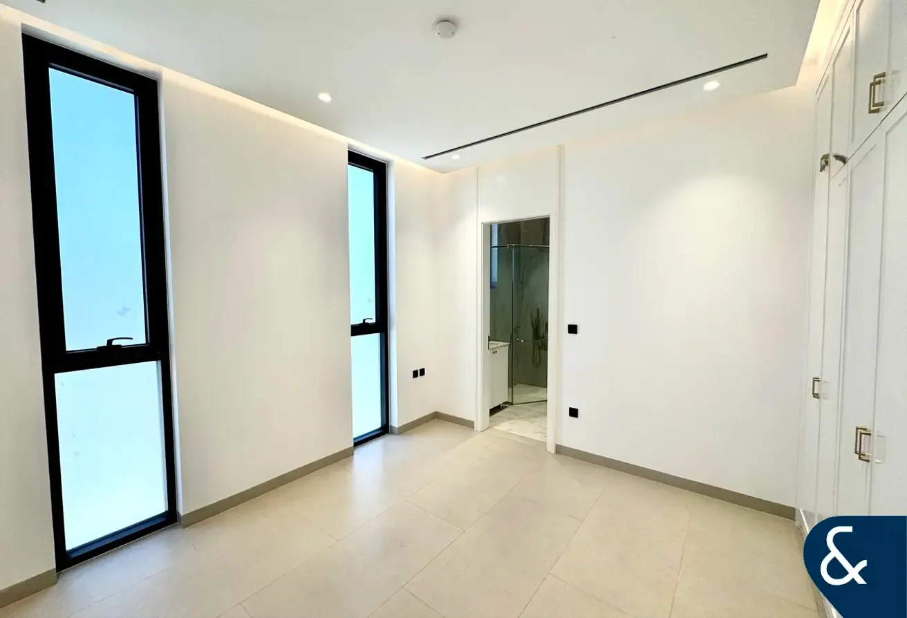 Last unit available | Corner | Brand New