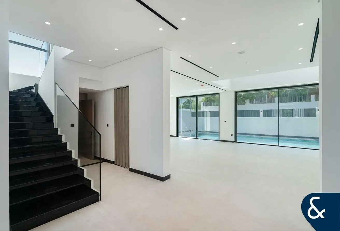 Must See | Perfect Location | Luxury | 5 Bed