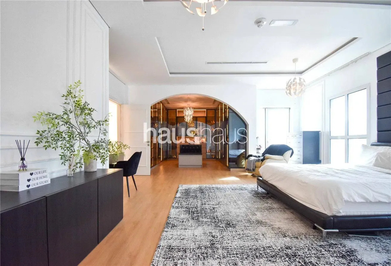 7 bedrooms | Private Pool | Great Price!