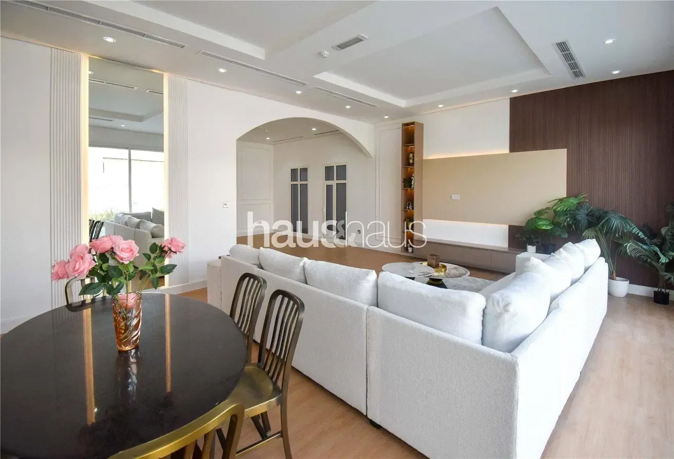 7 bedrooms | Private Pool | Great Price!