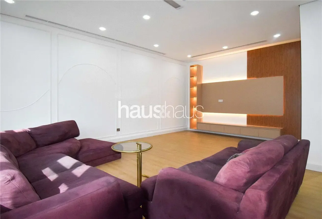 7 bedrooms | Private Pool | Great Price!