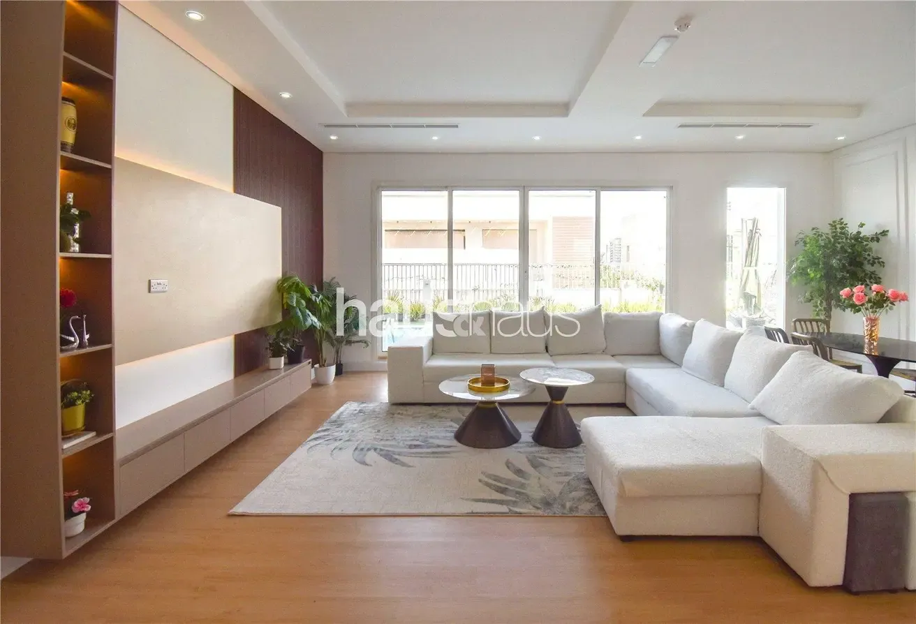 7 bedrooms | Private Pool | Great Price!