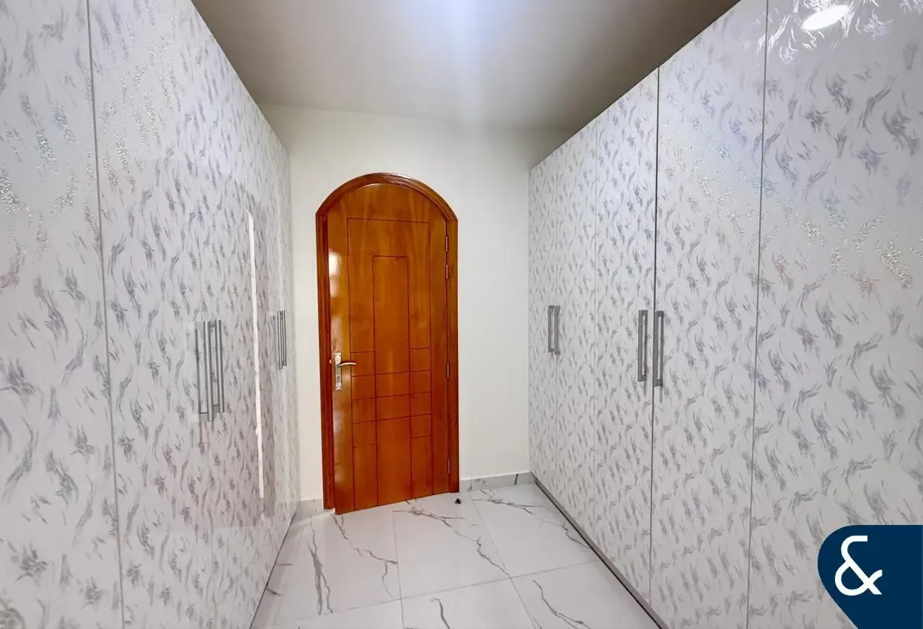 Custom Built | 6 Bed Mansion | Vastu | Vacant