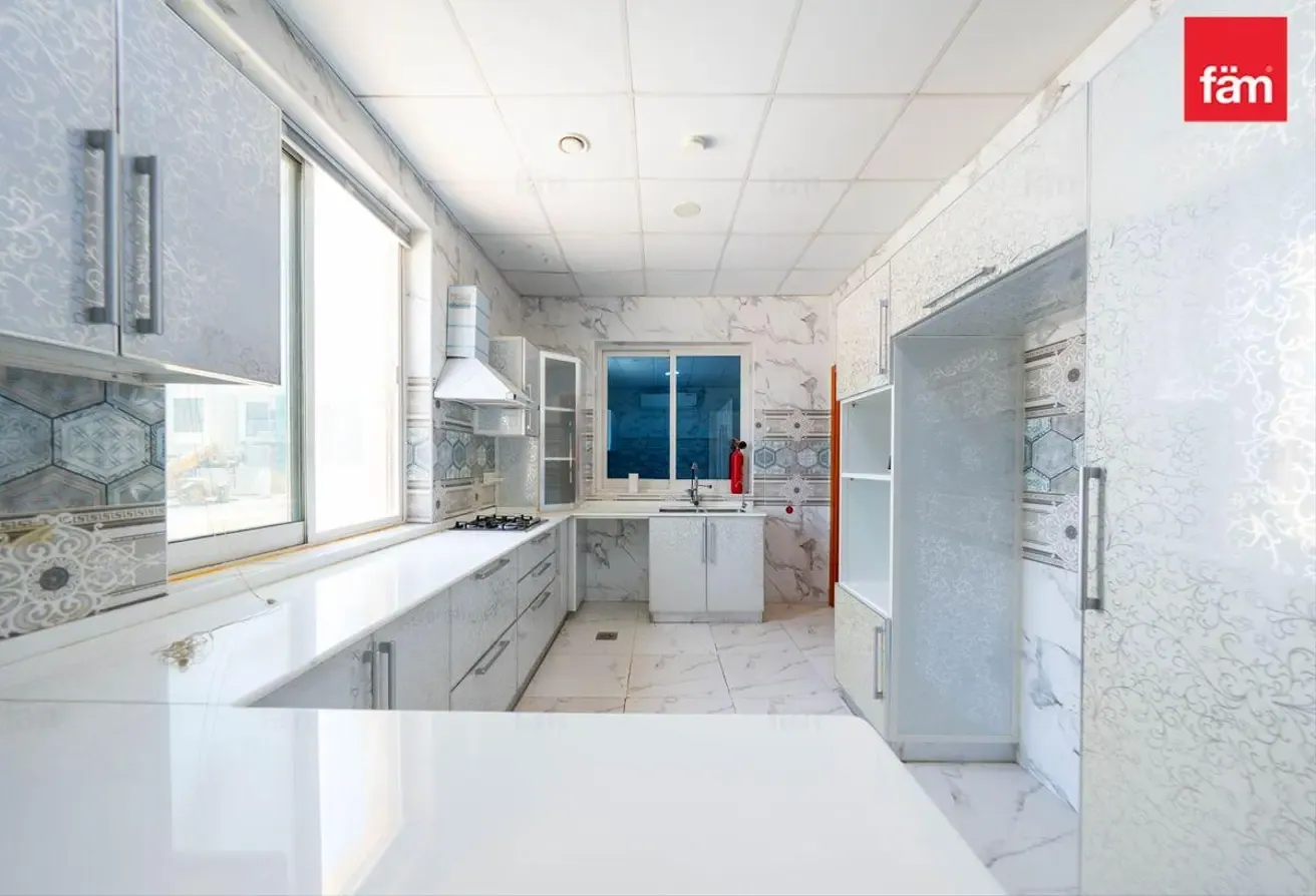 Luxury Independent Villa In Al Furjan West