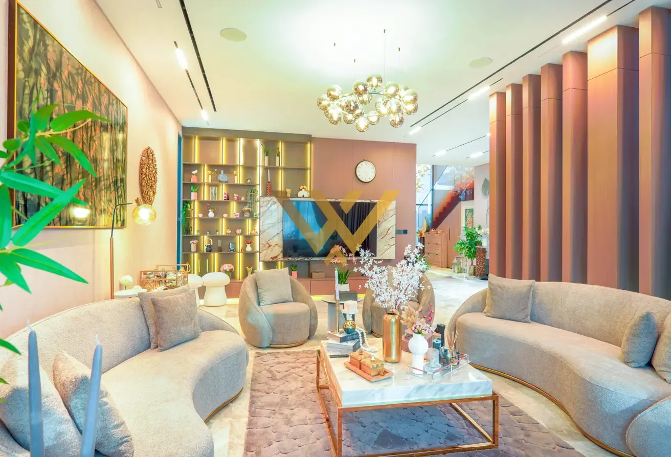 Upgraded 5BR+Maid's | Private Pool | High ROI