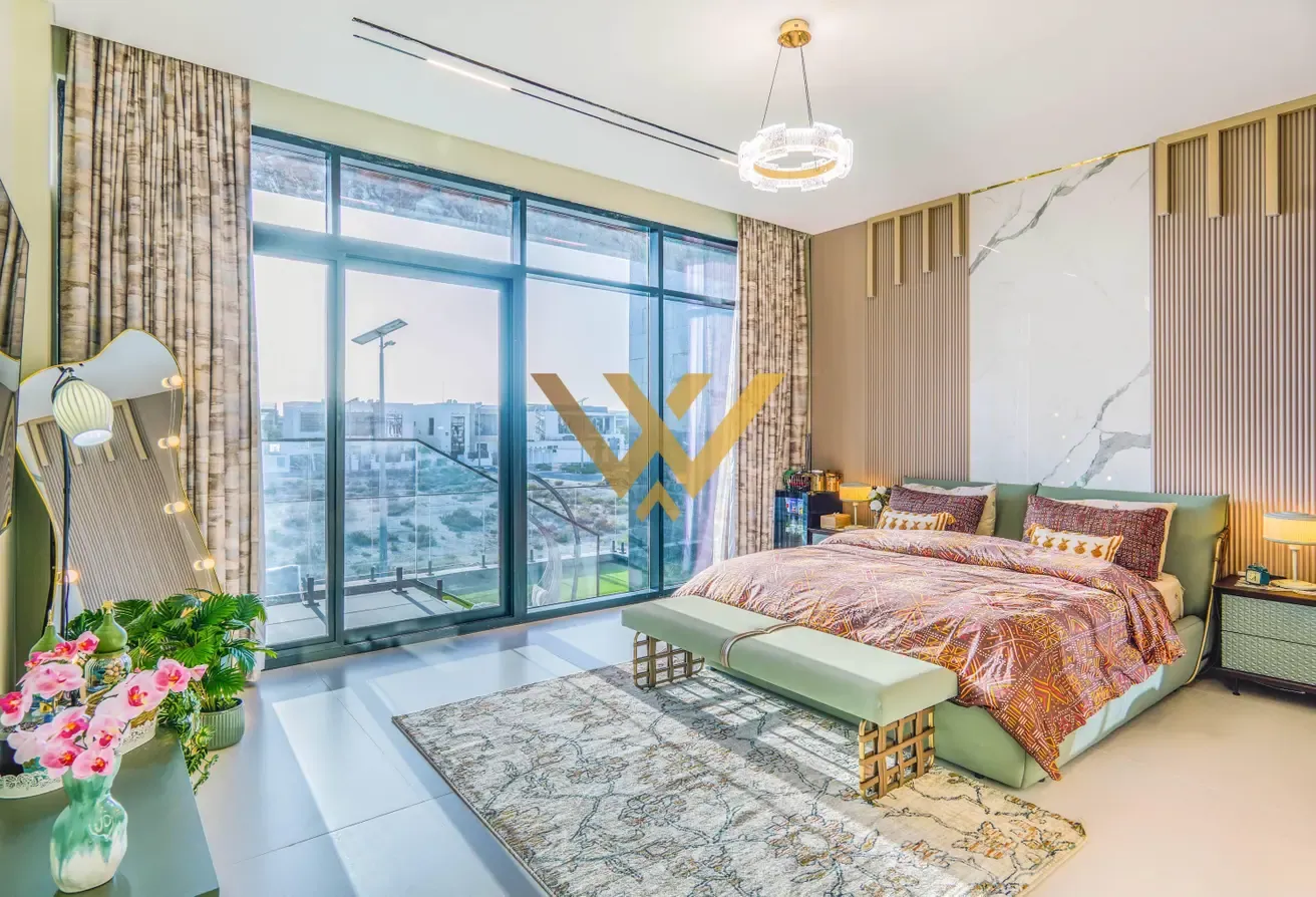 Upgraded 5BR+Maid's | Private Pool | High ROI