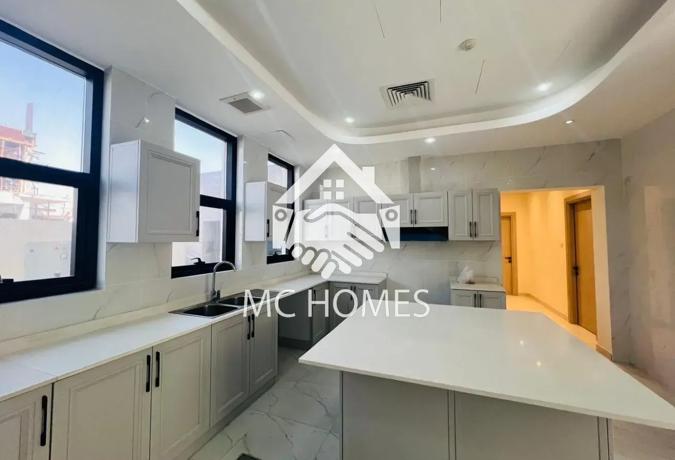 Brand New I 5BR Villa I Spacious  IPlot: 6458