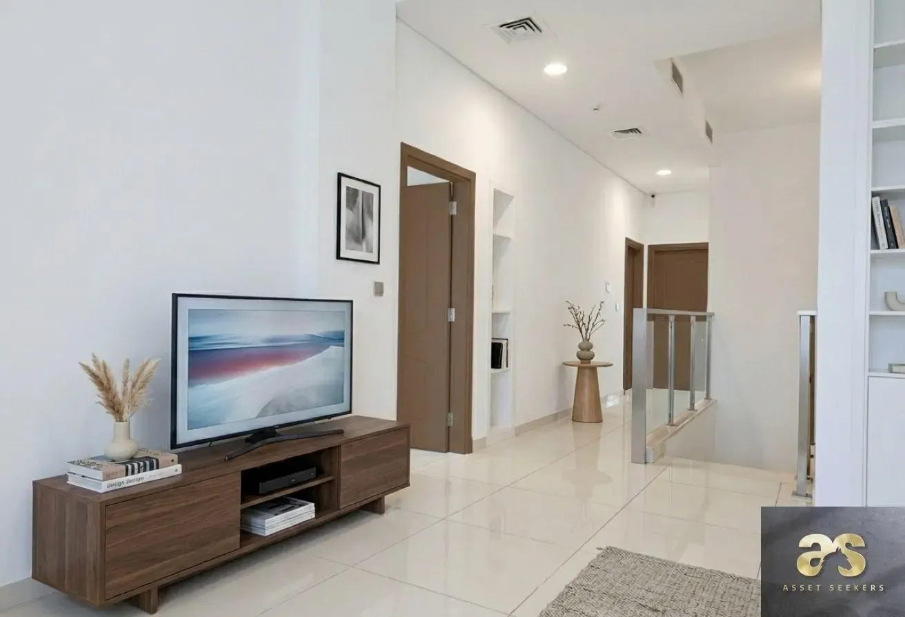 3BR + M | Spacious Layout | VOT | Landscaped