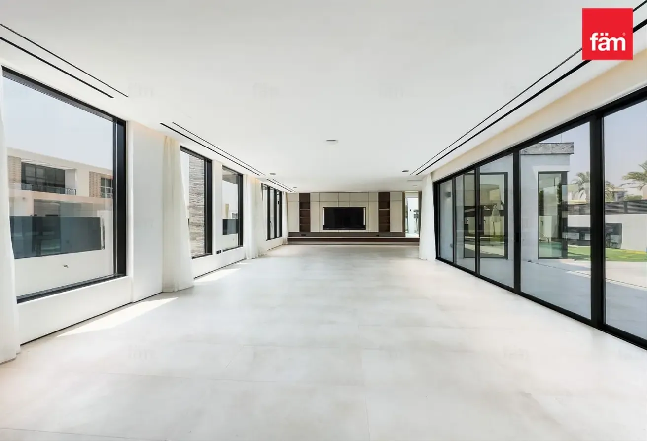 Upgraded | Single Row | Vacant | Spacious