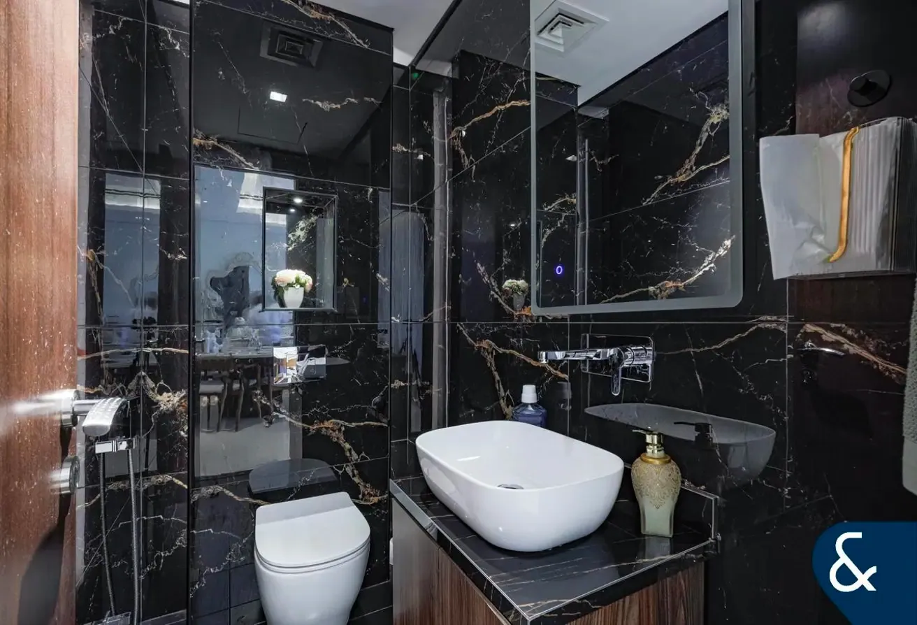 Exclusive | Negotiable | Huge BUA: 3351