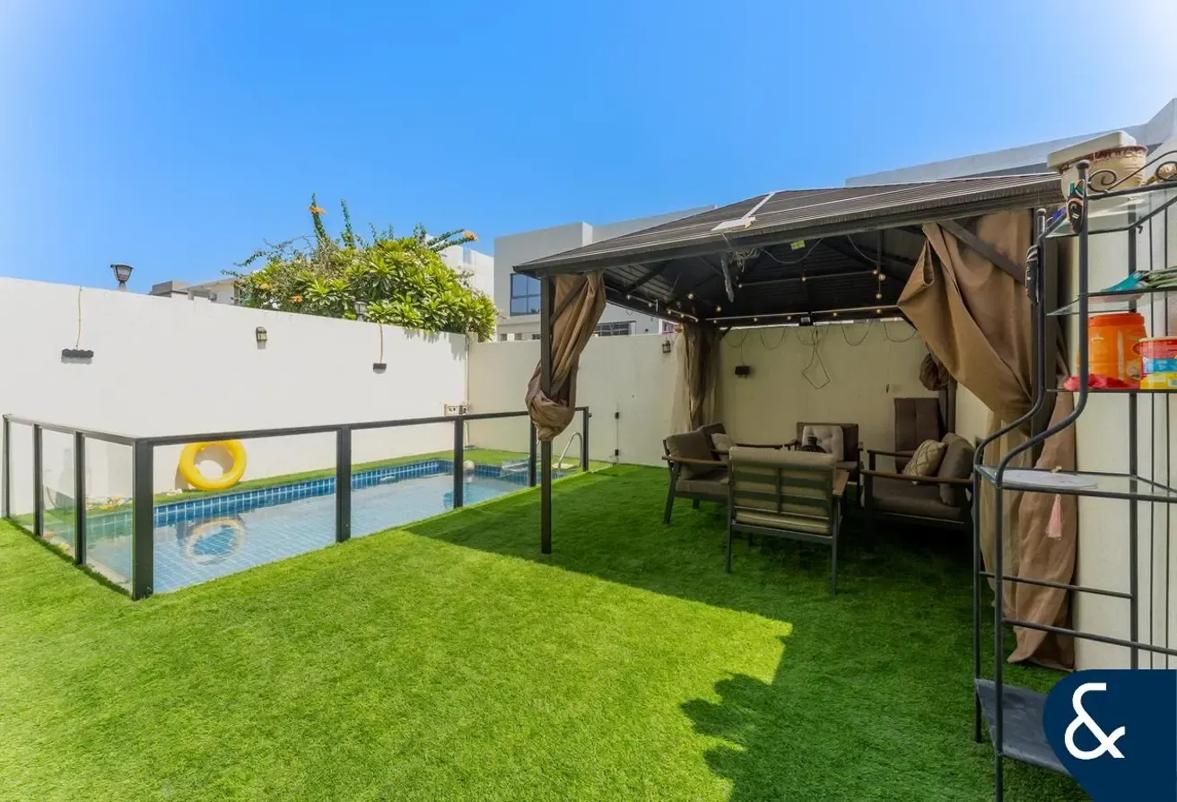 Private Pool | Huge BUA | School Nearby