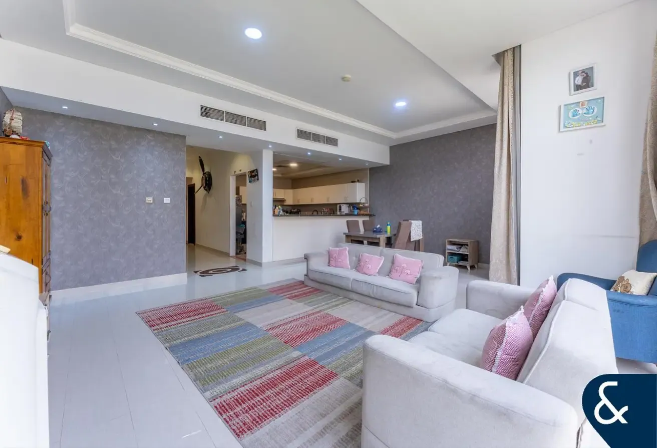 Private Pool | Huge BUA | School Nearby
