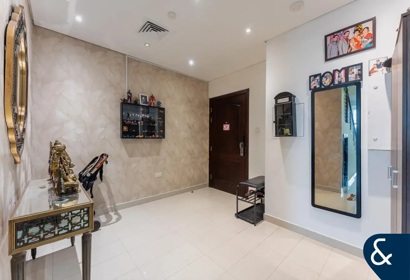 Private Pool | Huge BUA | School Nearby