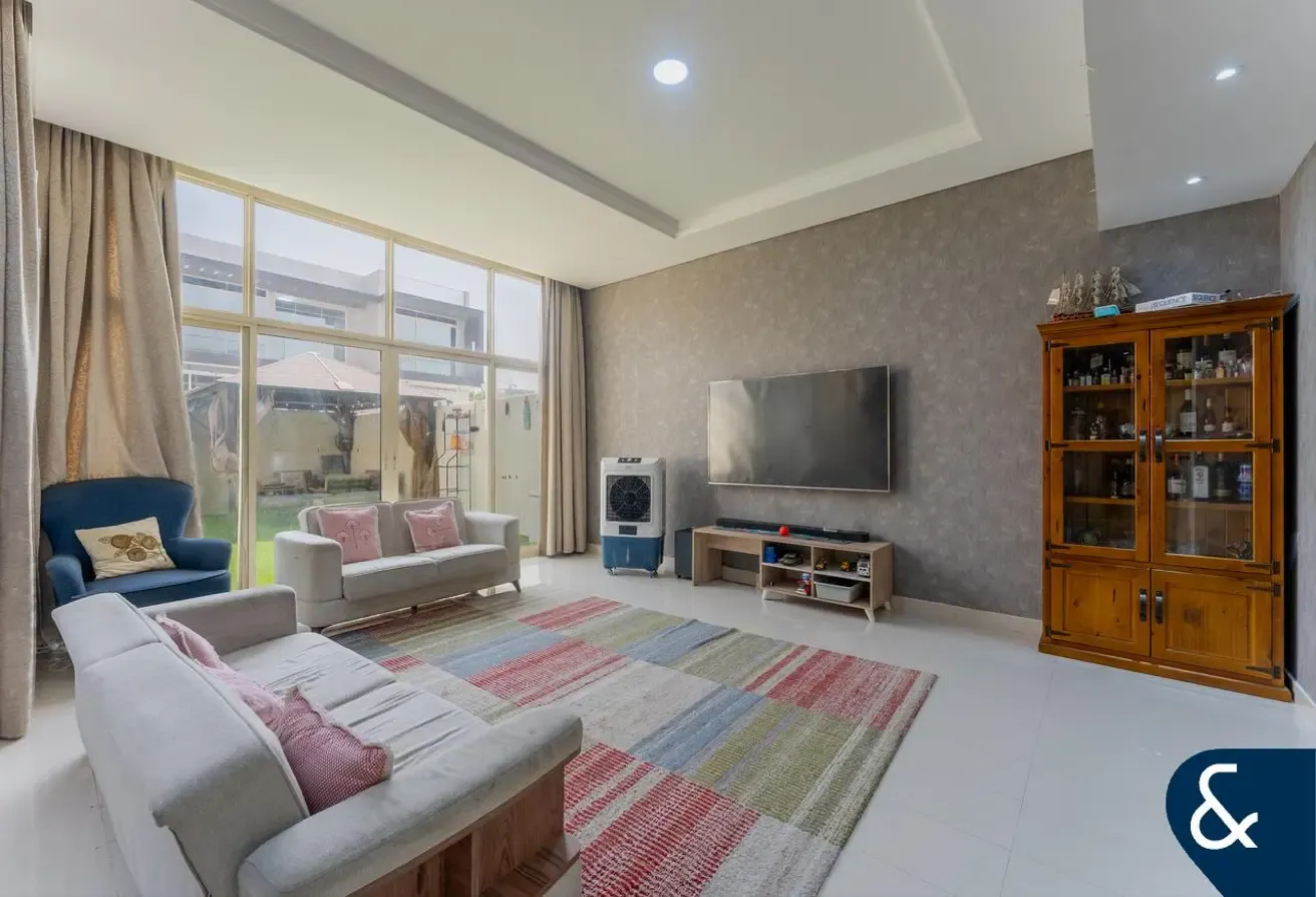 Private Pool | Huge BUA | School Nearby