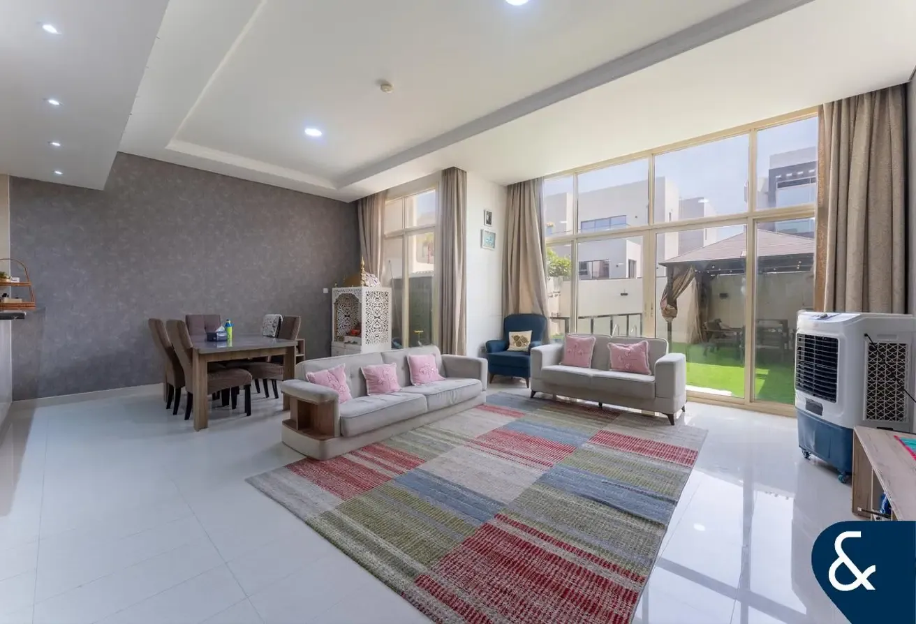 Private Pool | Huge BUA | School Nearby