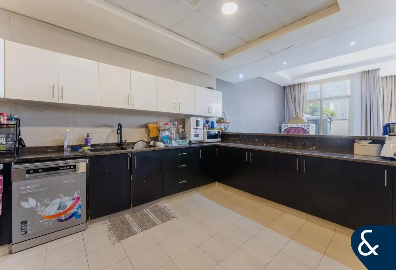Private Pool | Huge BUA | School Nearby
