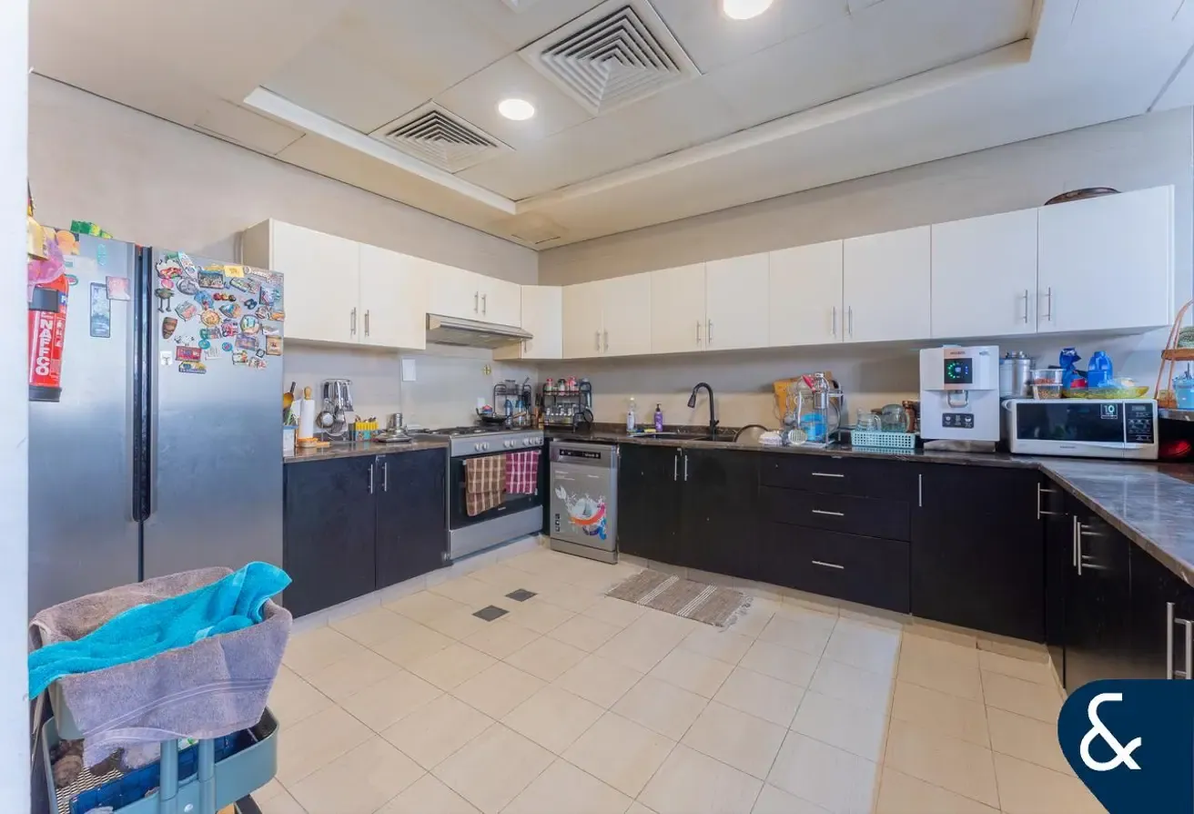 Private Pool | Huge BUA | School Nearby