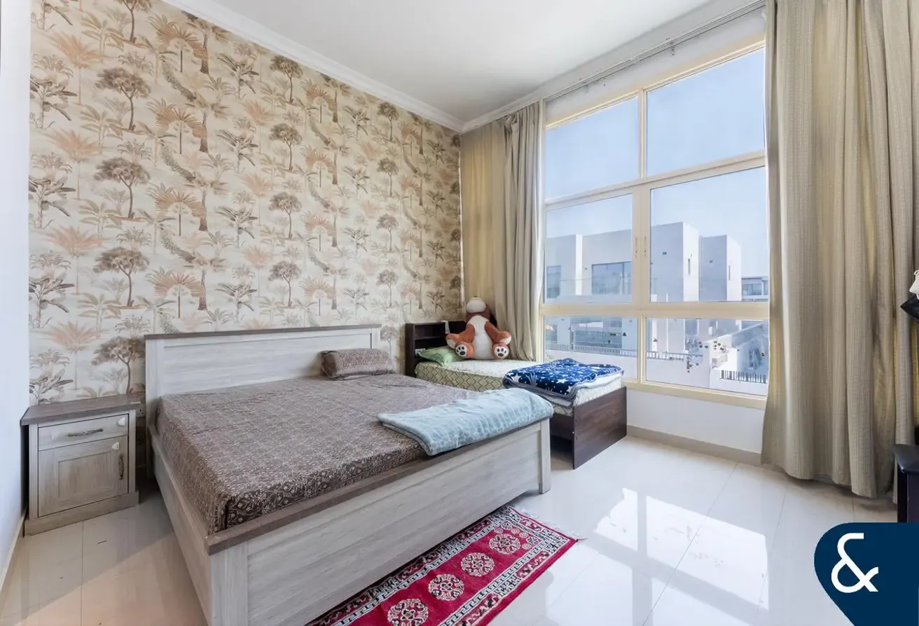 Private Pool | Huge BUA | School Nearby