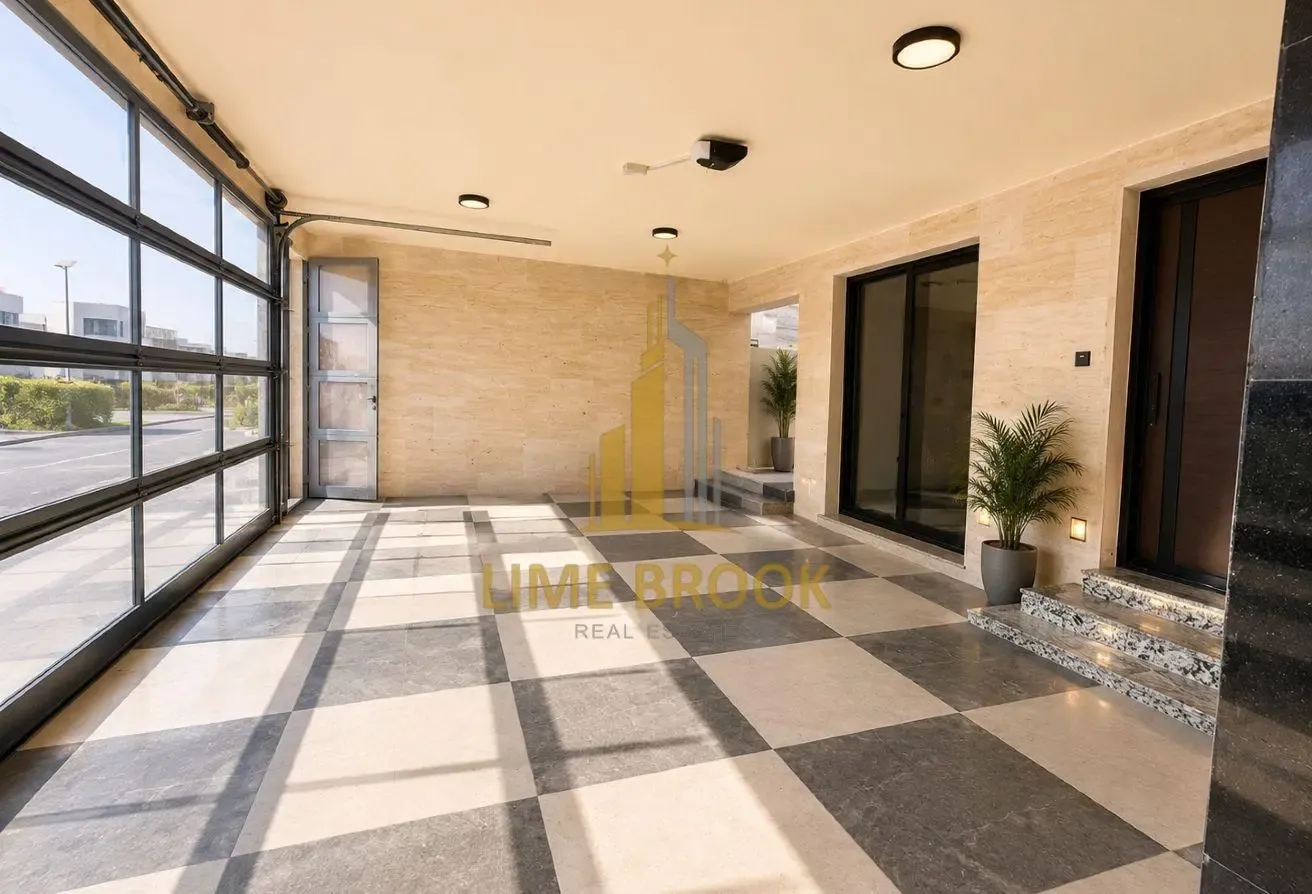 Custom 5BR | Luxury | Private pool | Corner