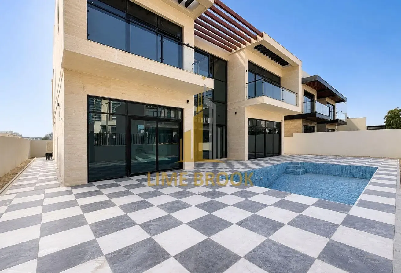 Custom 5BR | Luxury | Private pool | Corner