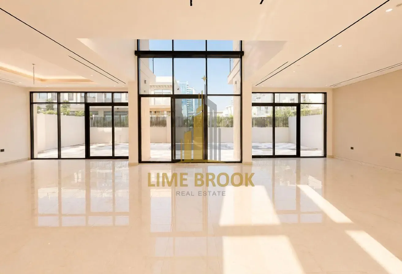 Custom 5BR | Luxury | Private pool | Corner
