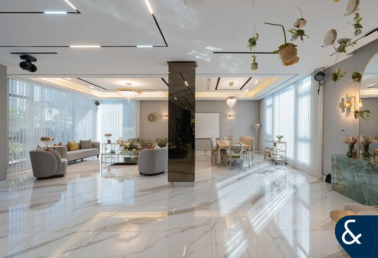 EXCLUSIVE | CUSTOM 5 BED | ONE OF A KIND