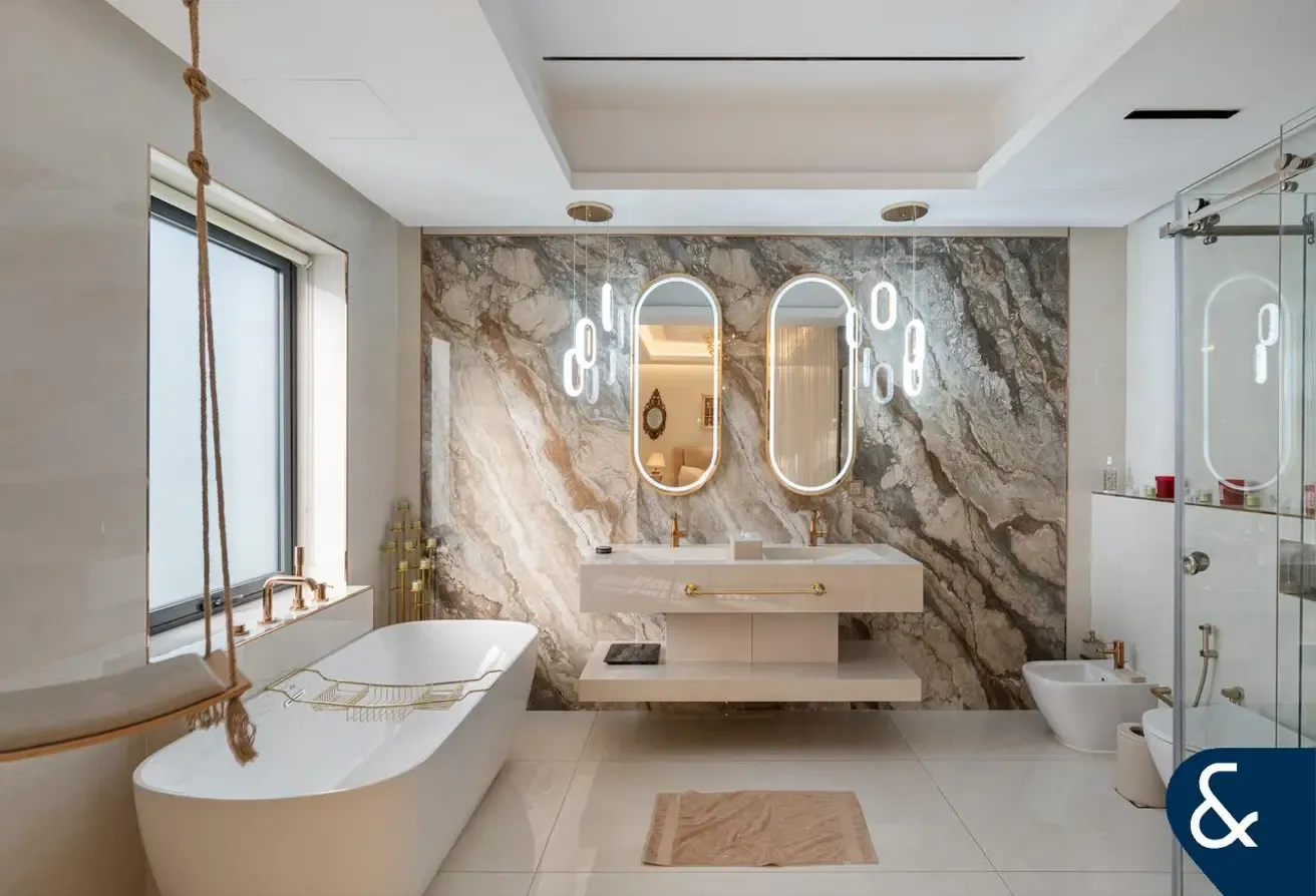 EXCLUSIVE | CUSTOM 5 BED | ONE OF A KIND