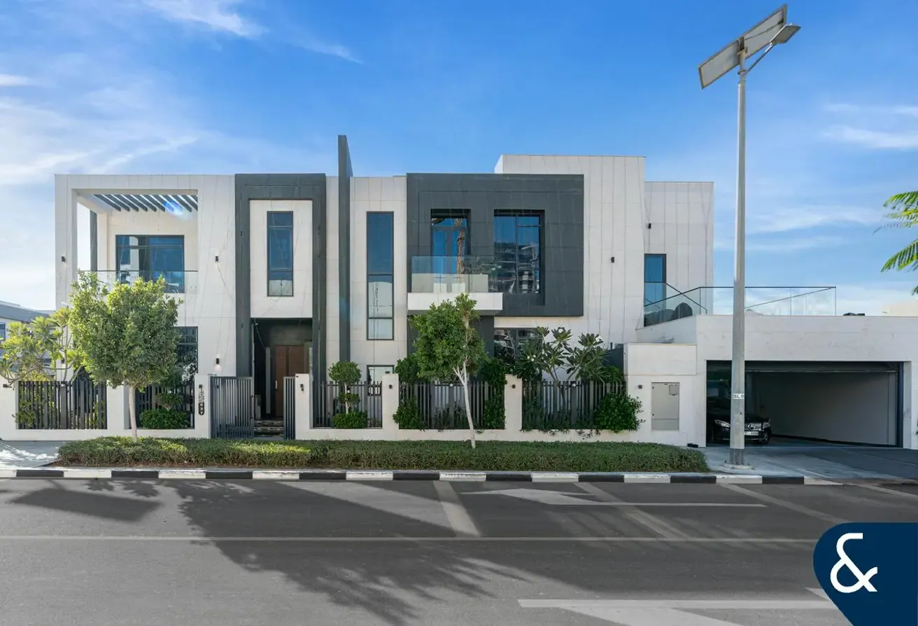 EXCLUSIVE | CUSTOM 5 BED | ONE OF A KIND