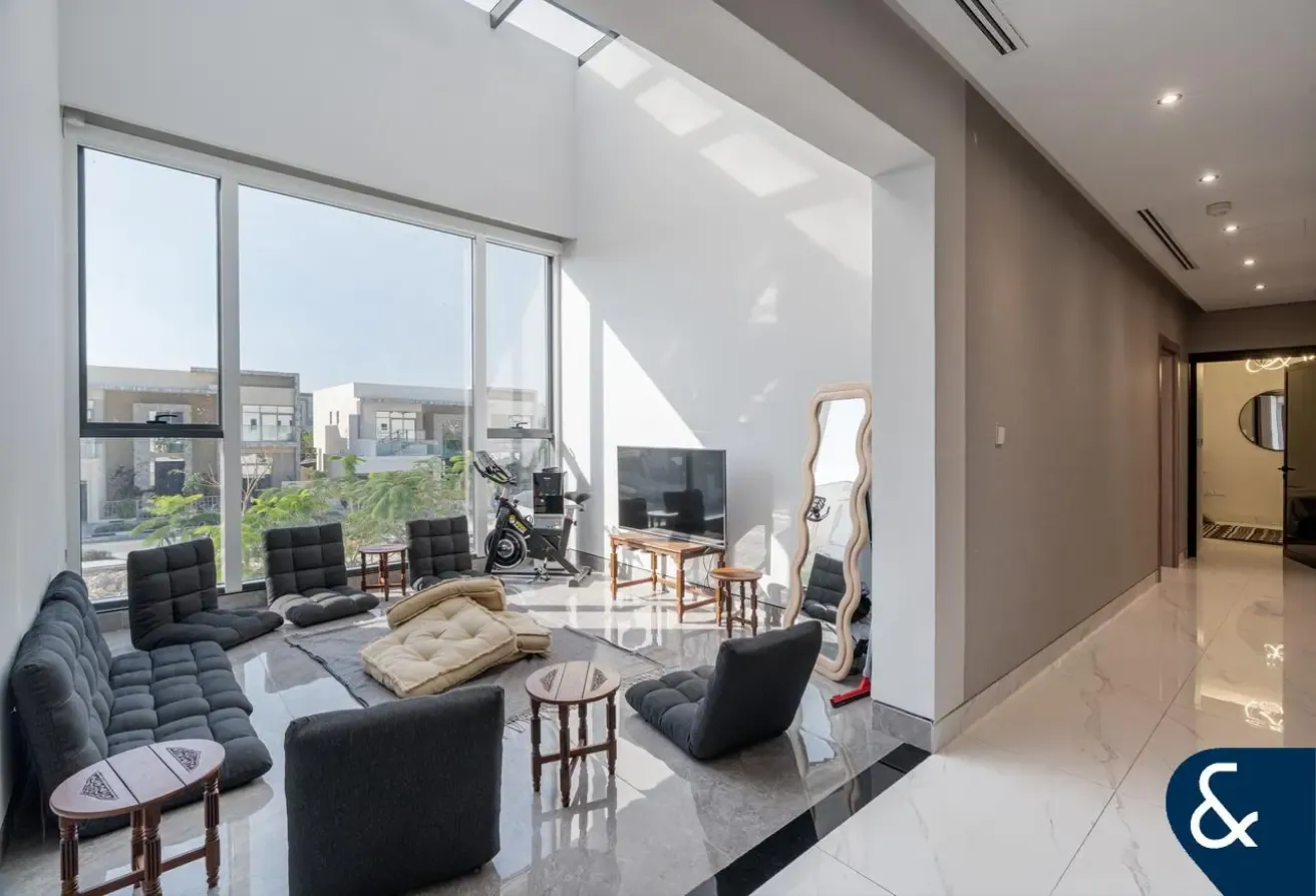 EXCLUSIVE | CUSTOM 5 BED | ONE OF A KIND