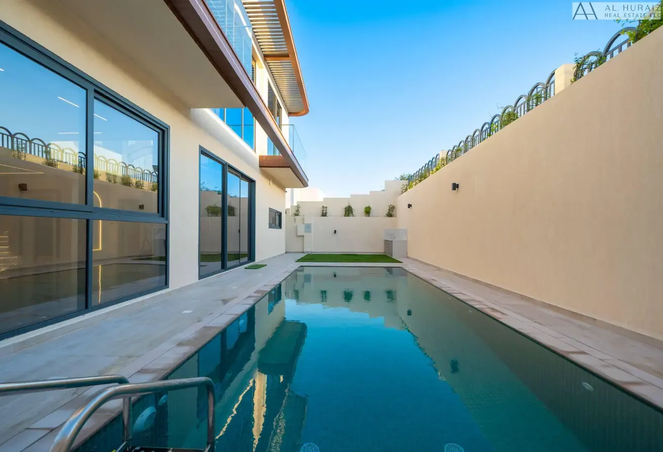 | HIGH-END CUSTOM VILLA | HILL TOP SKYLINE VIEWS |