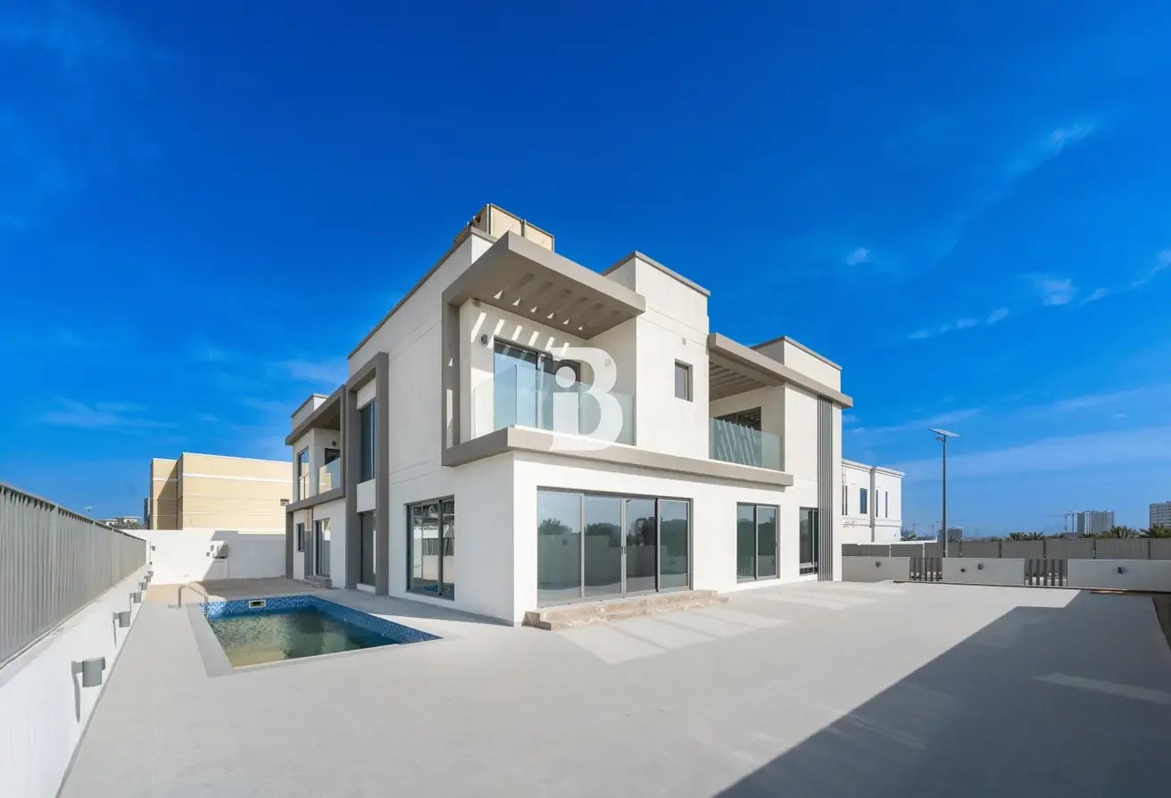 Custom 7 Bedroom | Rooftop | Skyline Views